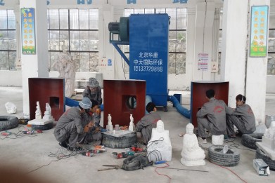 華康中天公司為河北保定曲陽花崗巖雕刻廠除塵器安裝的單機(jī)移動式布袋除塵器